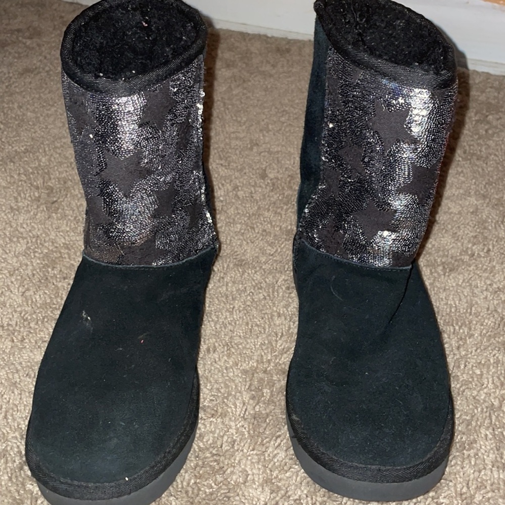 Sequin With Black Stars, Very Comfortable - image 5